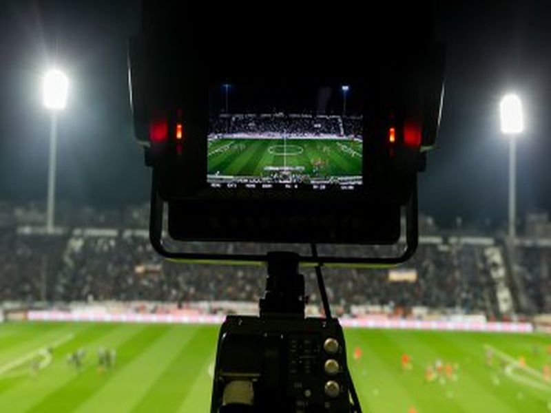 The Art of Commentary: How Soccer Broadcasters Bring Matches to Life
